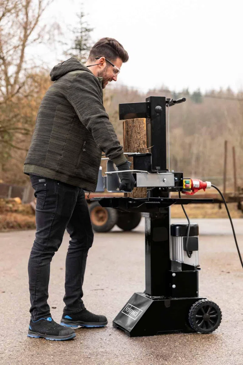 Scheppach Holzspalter LOGS8-BE Black | Leistung 8 t | 3000 W (230~) / 50 Hz | Vario Spalt System, Spalthub 550 mm | Holzlänge min. - max. 100-550 mm