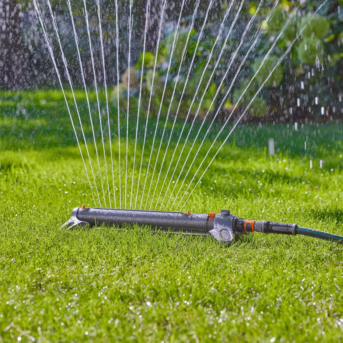 Gardena Akku-Regenfasspumpe 2600 Comfort 18V P4A solo: Bewässerungsintervalle, Leistungseinstellung, Passt zum Wasserbehälter, Konstanter Druck, Kabellos (14604-55)