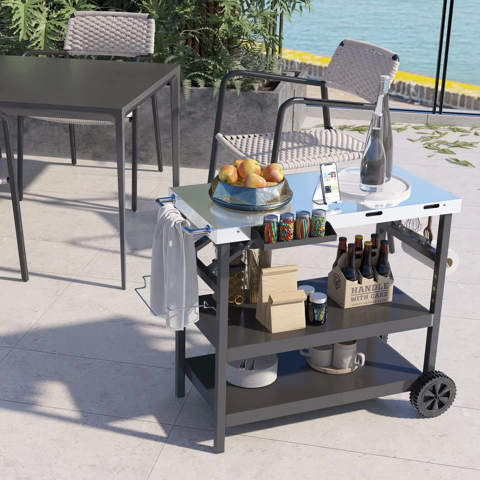 KOMFOTTEU Grillwagen klappbar, Grilltisch mit Edelstahl Arbeitsplatte, Outdoor Rollwagen mit 2 Rollen, Servierwagen Grill Trolley mit Verstellbarer Ablage, Handyhalterung & Handtuchhalter, Schwarz