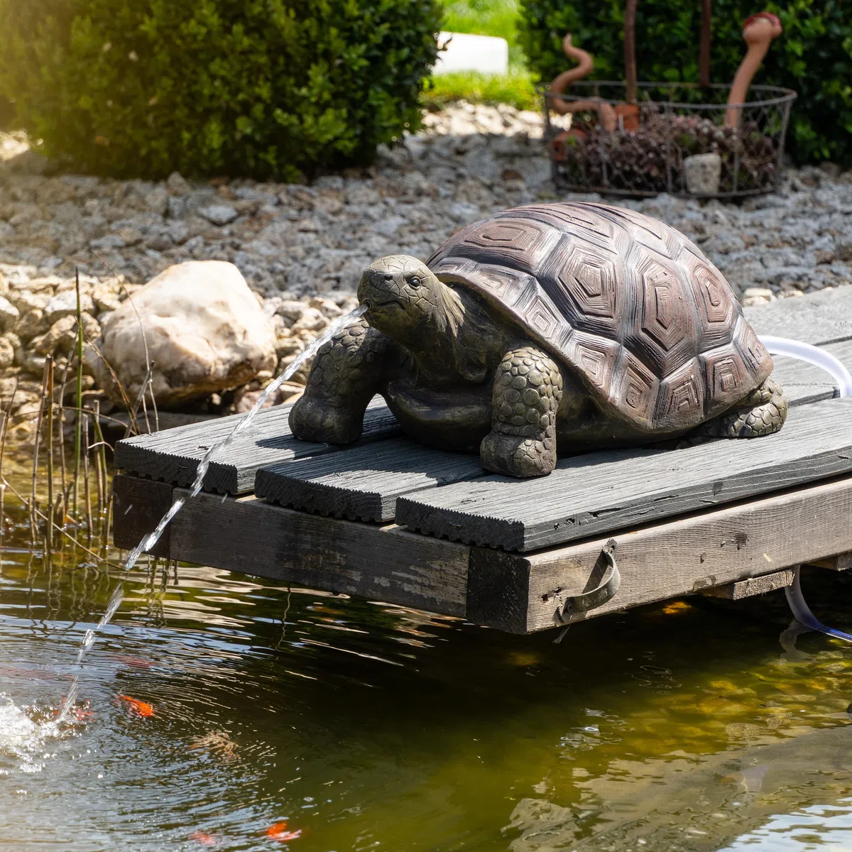 Esotec Solar Wasserspeier Komplettset, Schildkröte Maru, Gartenteich Wasserspiel, Vogeltränke, Vogelbad, Gartenbrunnen mit Solarpumpe, 12Wp, H=23cm 101673