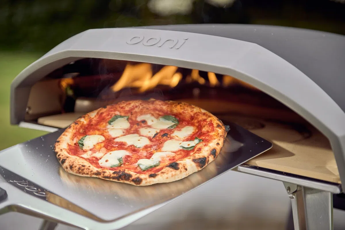 Ooni Koda 16 Gas Pizzaofen – 50 mBar Outdoor Pizzaofen Gas – Gartenofen für Grillen, Kochen und Backen – Gartenofen für Pizzas – Pizza Oven – Backt Pizzen in nur 60 Sekunden - (DE|AT- 50 mBar)