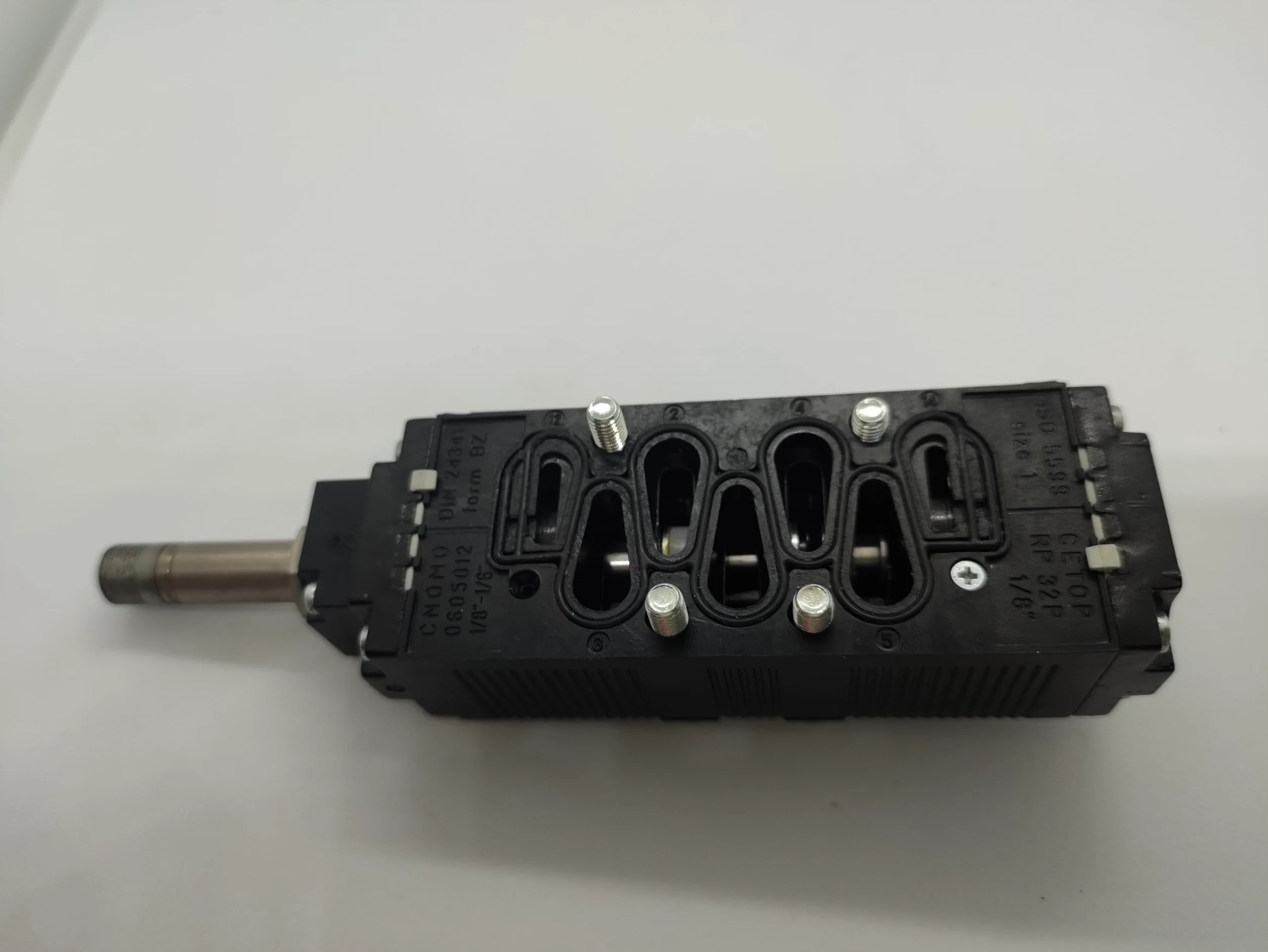 UNIVER AE-1000 Elektroventil 5/2 ISO1 G1/8-1/4 Serie leicht