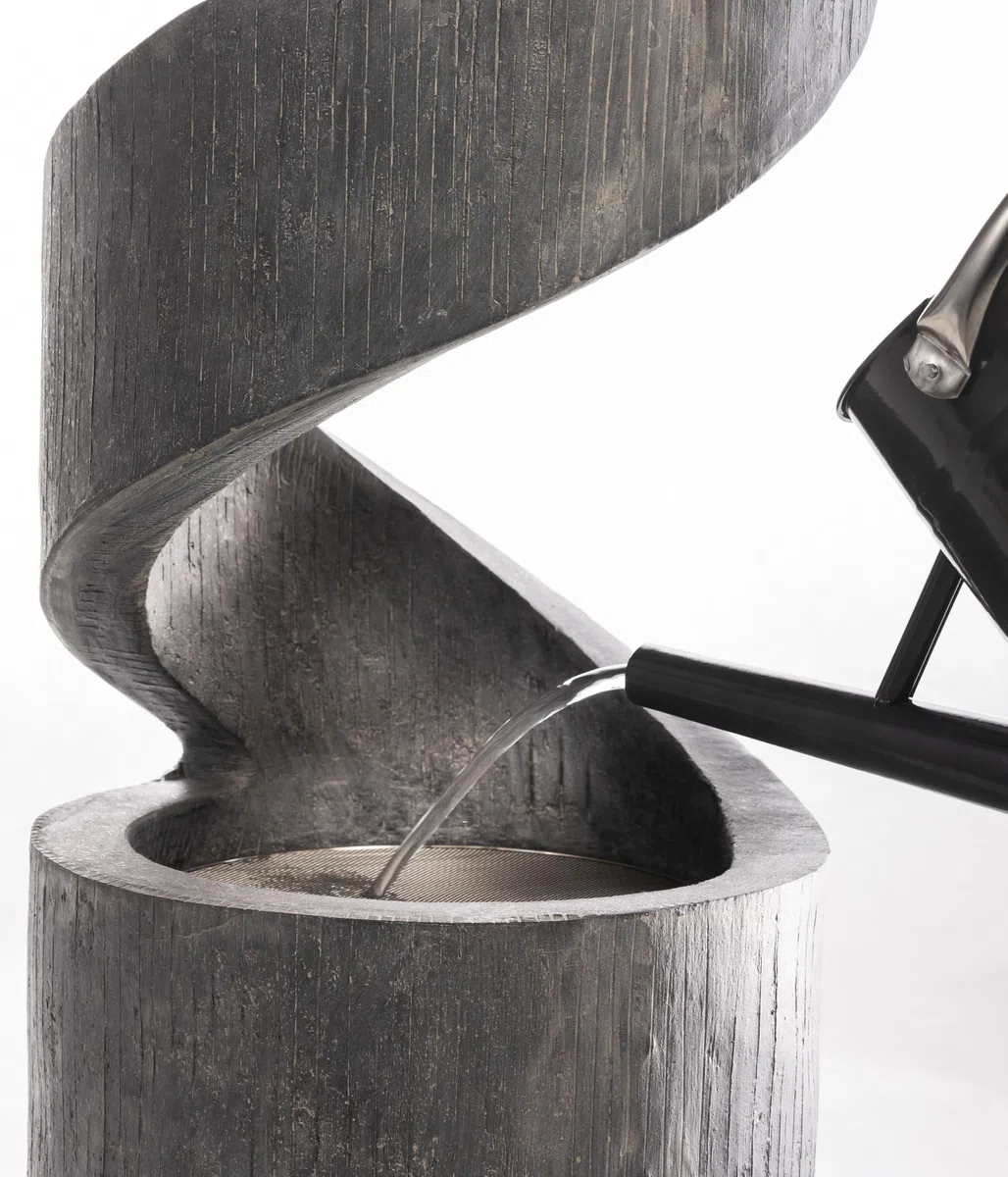 Dehner Gartenbrunnen Ronda, mit LED Beleuchtung, frostbeständig, solarfähiger Brunnen für Außen, 79.5 x 31.5 x 31.5 cm, Polyresin, grau