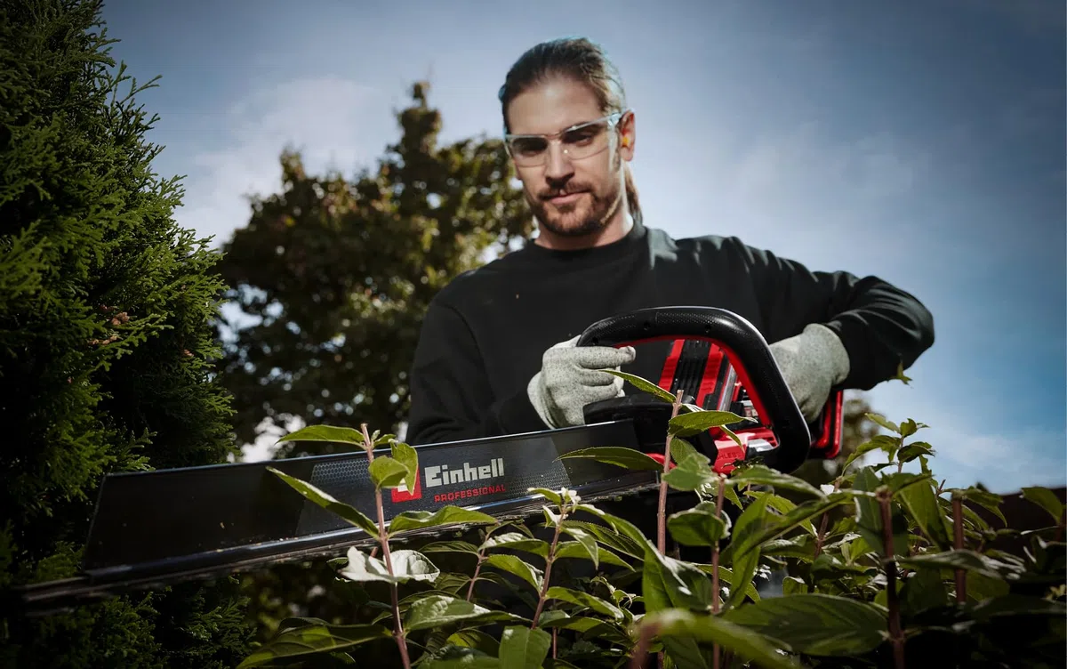 Einhell Professional Akku-Heckenschere GP-CH 36/65 Li BL-Solo Power X-Change (36 V, 65 cm Schnittlänge, 30 mm Zahnabstand, Brushless, Anti-Blockier-System, ohne Akku)