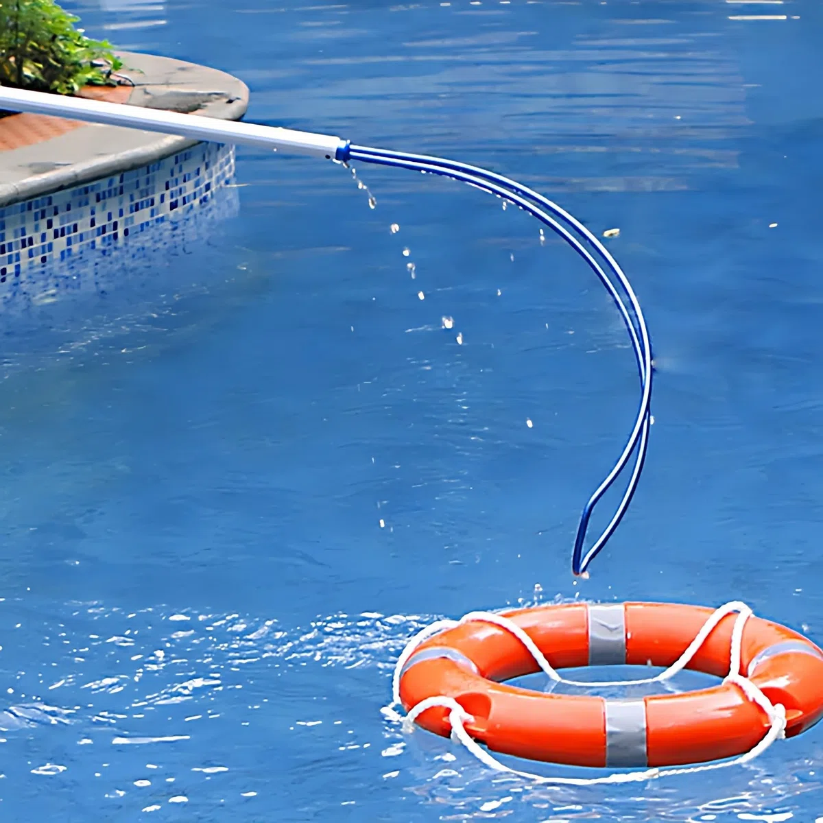 Teleskopstange aus Aluminium for Schwimmbäder – 3 m, 5 m, 7 m lang, universelle, ausziehbare Poolstange, strapazierfähig for Strände, Yachten – einziehbarer Pool-Rettungshaken mit Stange(5m/13.1ft)
