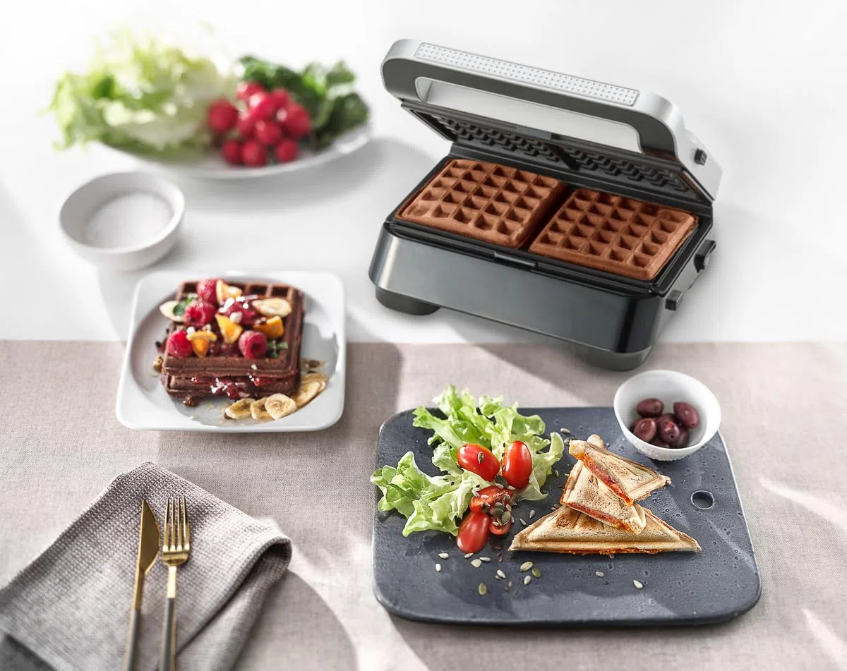 Braun SnackMaker 5 SM5038, Grill mit Sandwich- und Waffelplatten, Waffeleisen mit Aluminiumgussplatten, Abnehmbare Platten und Auffangschale, Spülmaschinengeeignet, 800W, Silber