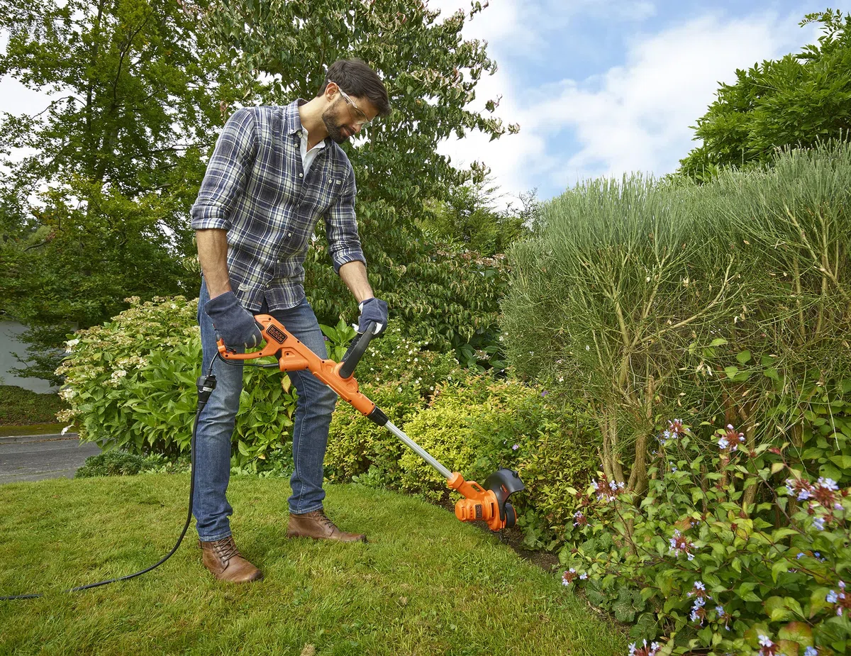 Black+Decker BESTA525 Elektro-Rasentrimmer/Rasenkantenschneider 230 V, Schwarz, 25 cm + vollautomatische Einzelfadenspule (für Rasentrimmer 10m Länge, 1.5mm Fadendurchmesser) A6481