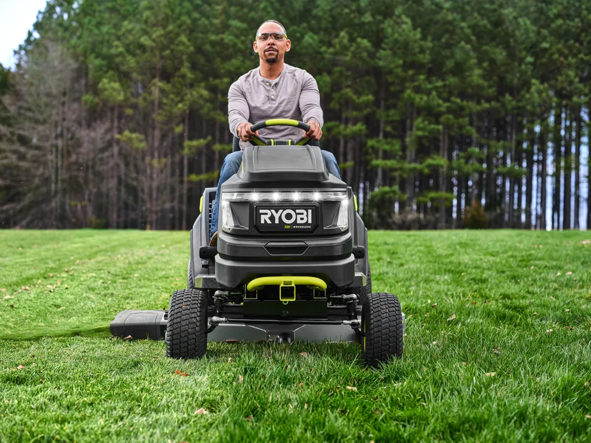 RYOBI - Mulch-Set (3 Spezialklingen Mulching 40 cm + 2 Windabweiser + 1 Verschluss) für Rider Traktor mit Akku RY72TMX117-310 - RAC475