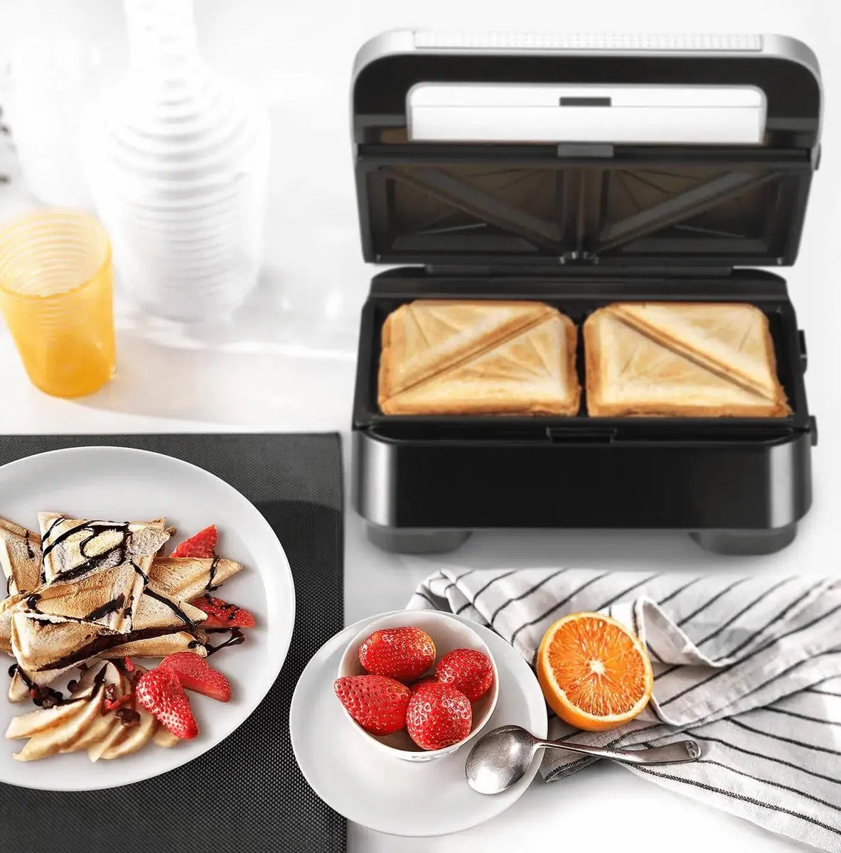 Braun SnackMaker 5 SM5038, Grill mit Sandwich- und Waffelplatten, Waffeleisen mit Aluminiumgussplatten, Abnehmbare Platten und Auffangschale, Spülmaschinengeeignet, 800W, Silber
